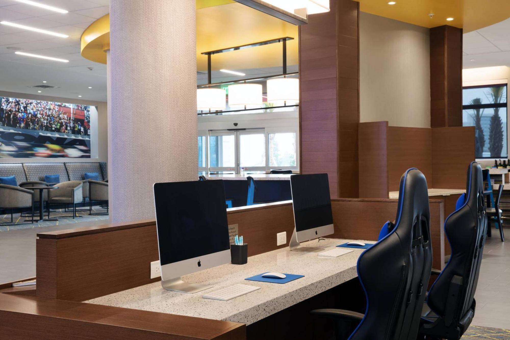 Fairfield Inn & Suites By Marriott Daytona Beach Speedway/Airport Bagian luar foto